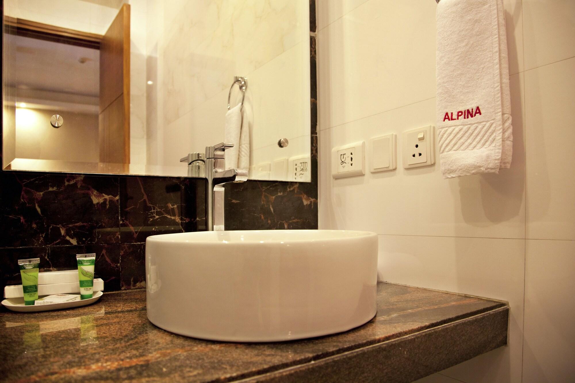 Alpina Hotels & Suites Nowe Delhi Zewnętrze zdjęcie