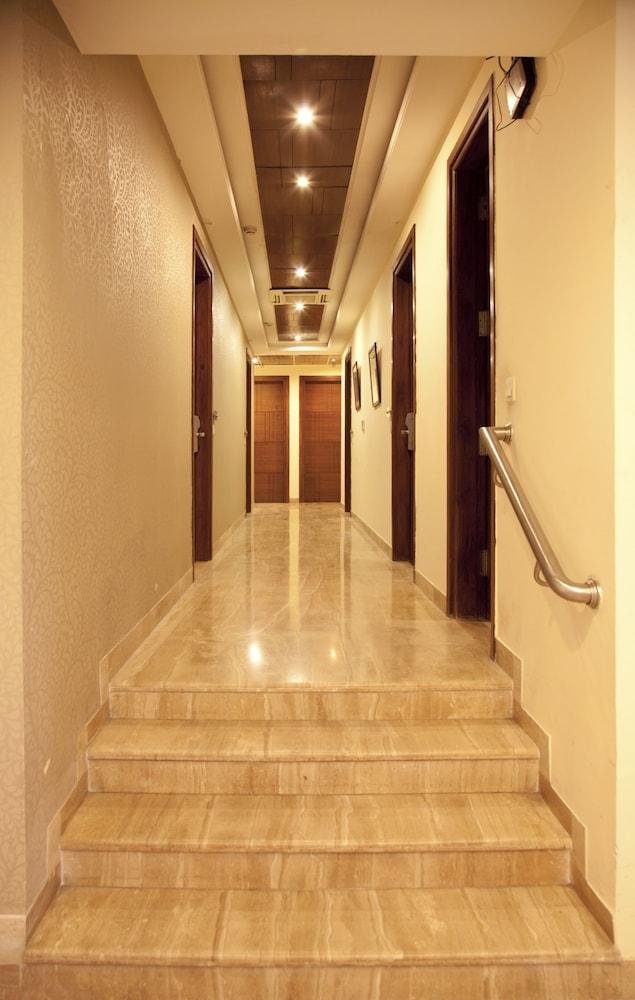 Alpina Hotels & Suites Nowe Delhi Zewnętrze zdjęcie
