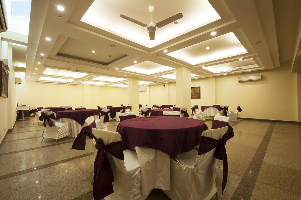 Alpina Hotels & Suites Nowe Delhi Zewnętrze zdjęcie