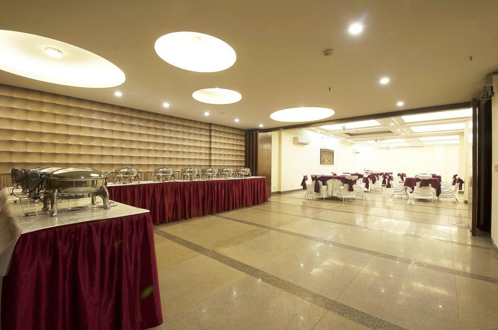 Alpina Hotels & Suites Nowe Delhi Zewnętrze zdjęcie