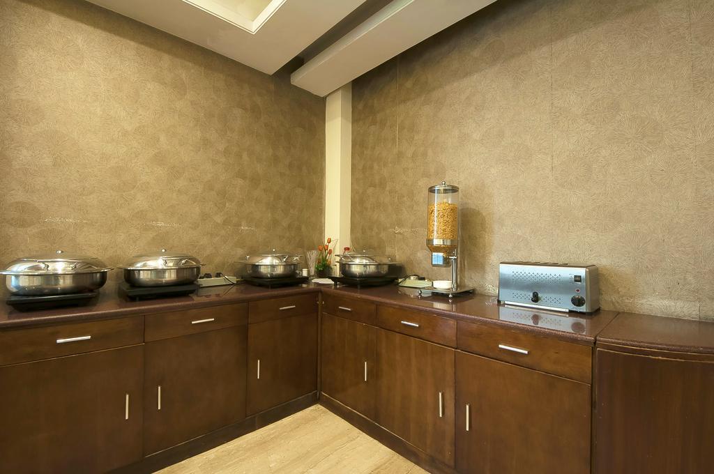 Alpina Hotels & Suites Nowe Delhi Zewnętrze zdjęcie