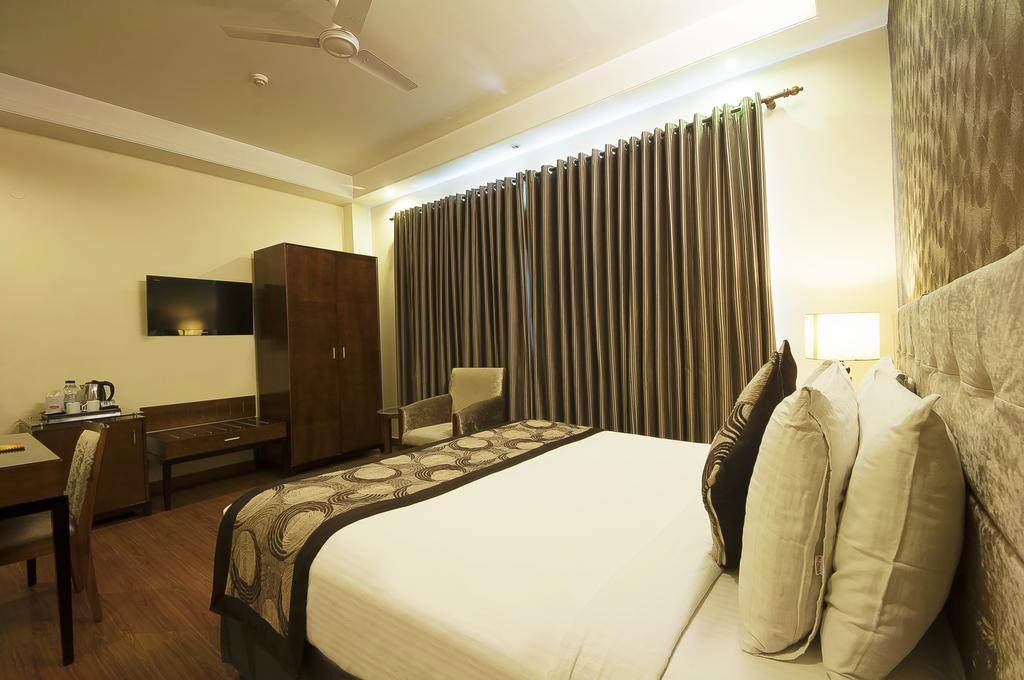 Alpina Hotels & Suites Nowe Delhi Zewnętrze zdjęcie