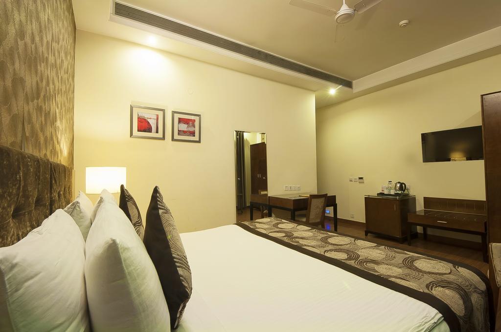 Alpina Hotels & Suites Nowe Delhi Zewnętrze zdjęcie