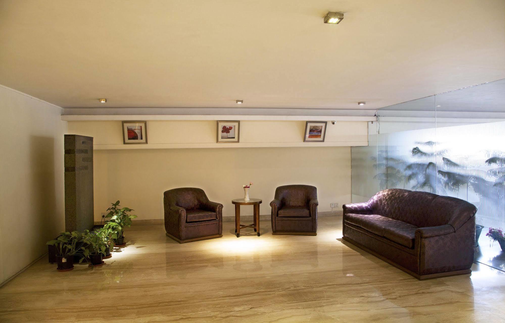 Alpina Hotels & Suites Nowe Delhi Zewnętrze zdjęcie