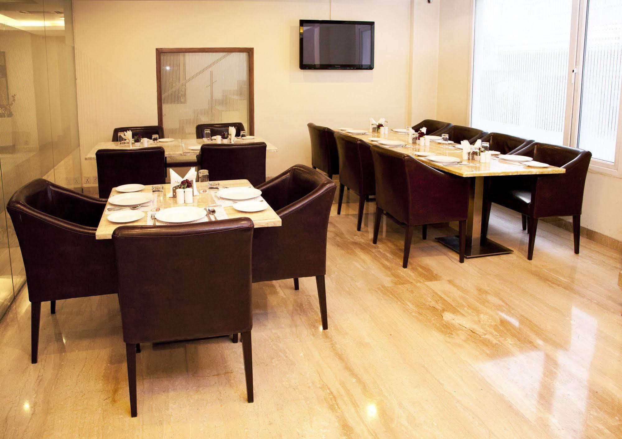 Alpina Hotels & Suites Nowe Delhi Zewnętrze zdjęcie