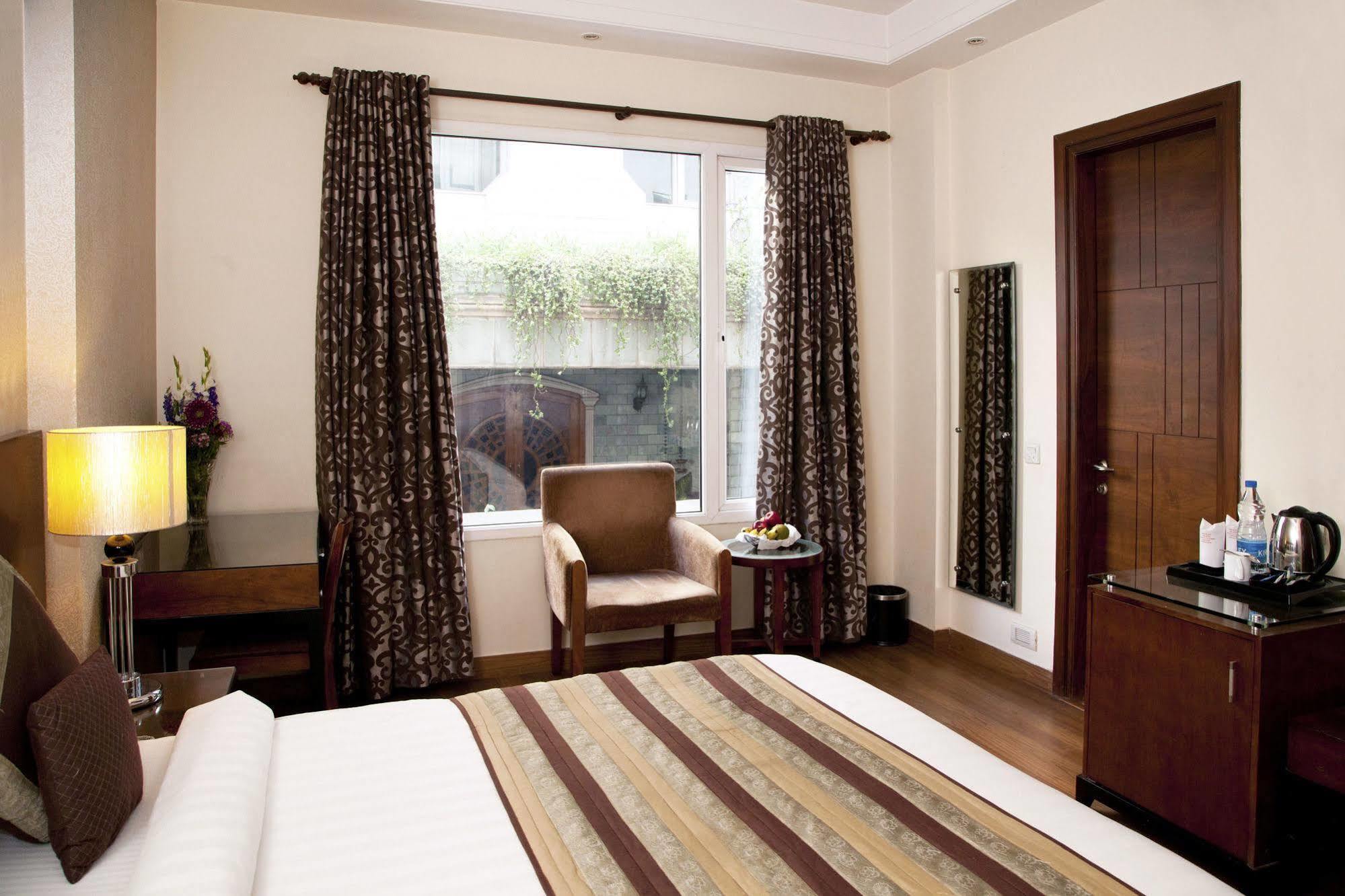 Alpina Hotels & Suites Nowe Delhi Zewnętrze zdjęcie