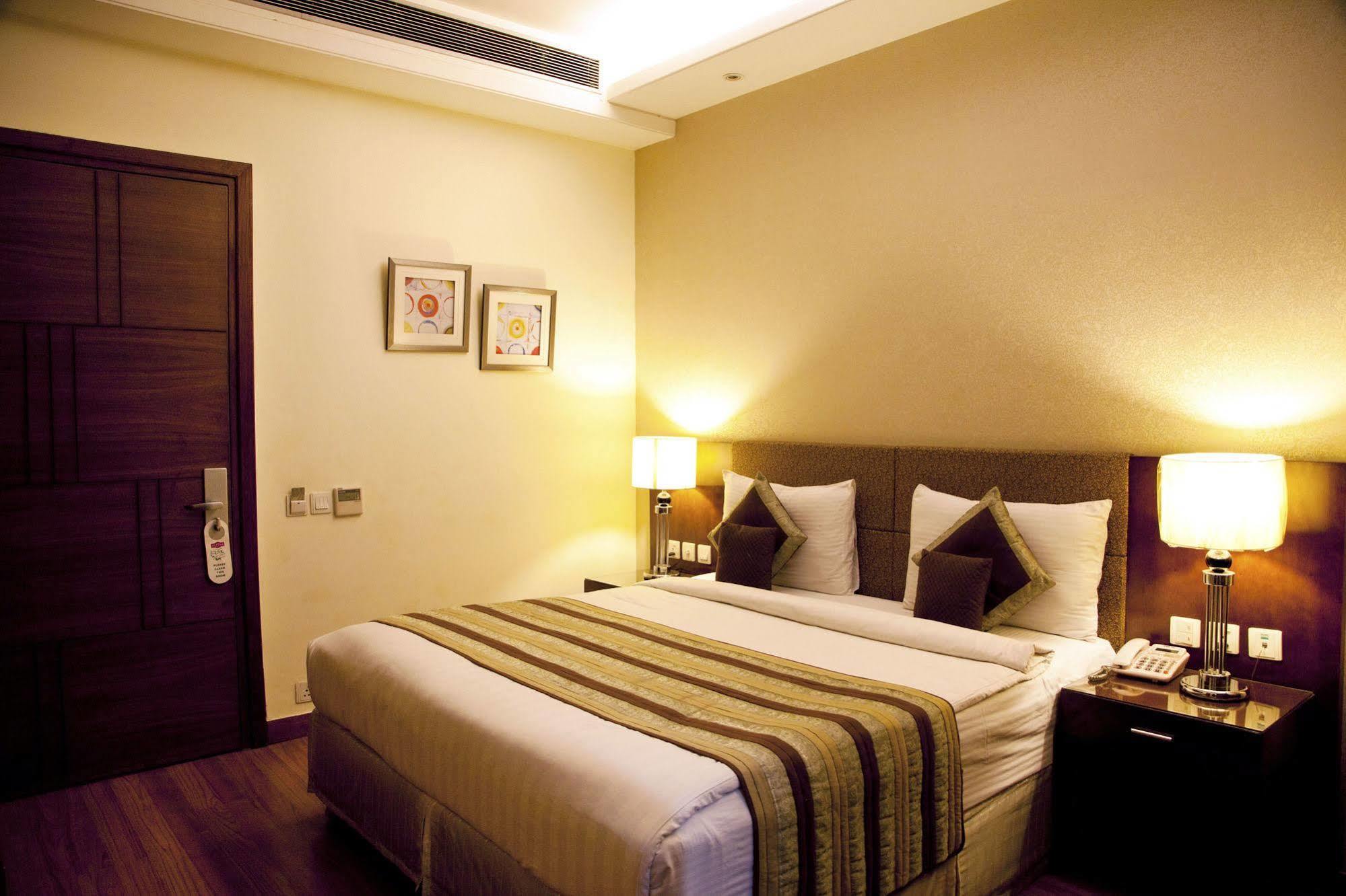 Alpina Hotels & Suites Nowe Delhi Zewnętrze zdjęcie